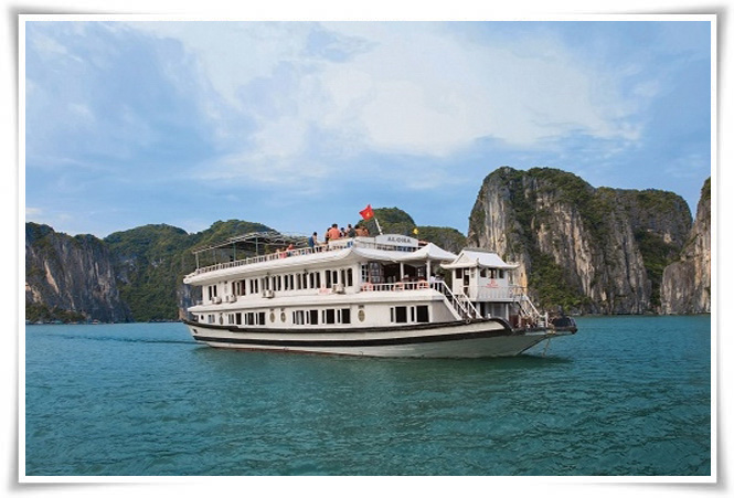Halong Moonlight cruise